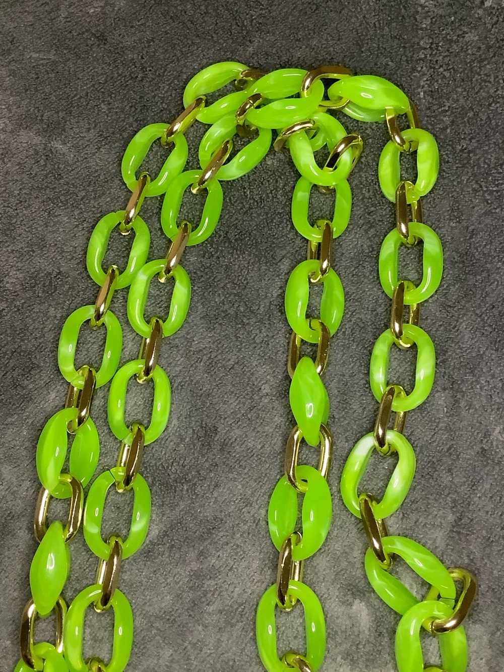 ARTIKL ACRYLIC CHAIN CROSSBODY PHONE STRAP NECKLACE - Picture 5 of 10